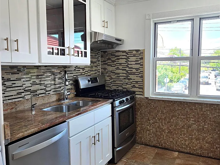 6223 69th Pl — Photo 1