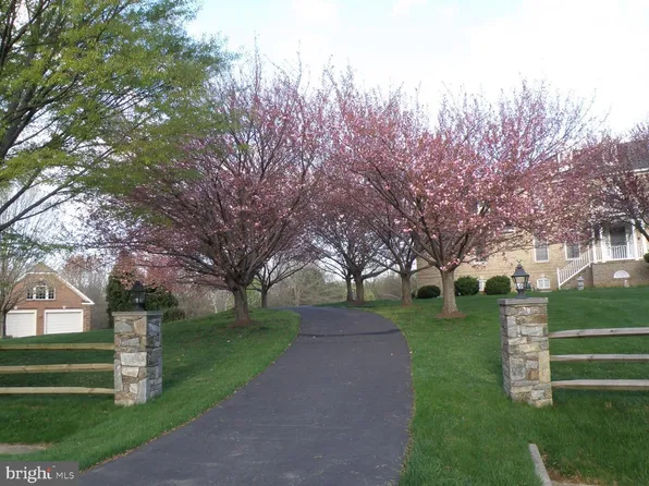 21800 Churchill Downs Ct, Gaithersburg, MD 20882