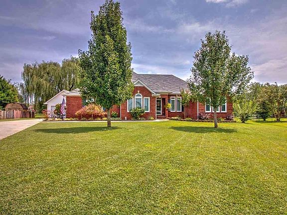 4th image of 203 Darsey Ct