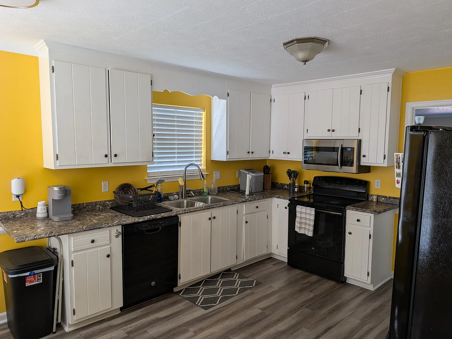 3 bed, 2.5 bath, 1644 sqft, $2,200 — Photo 4
