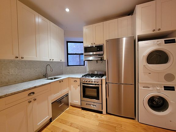 3rd image of 500 W 110th St APT 4A