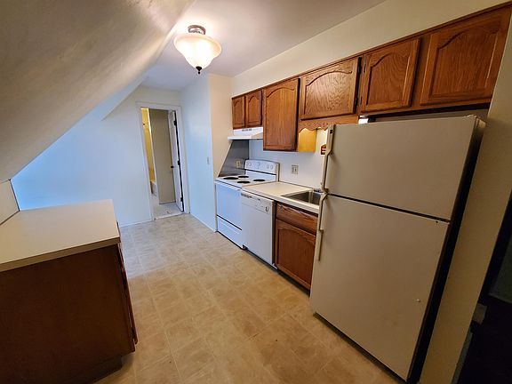 3rd image of 14 S Lake Ave APT 5
