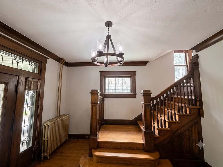 1258 Agnes Pl — Photo 3