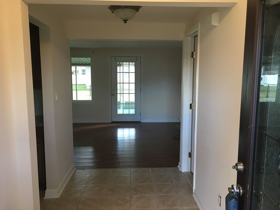1st image of 27 Dogwood Ln