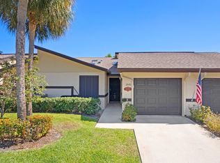 21 Ridgepointe Dr #D, Boynton Beach, FL 33435