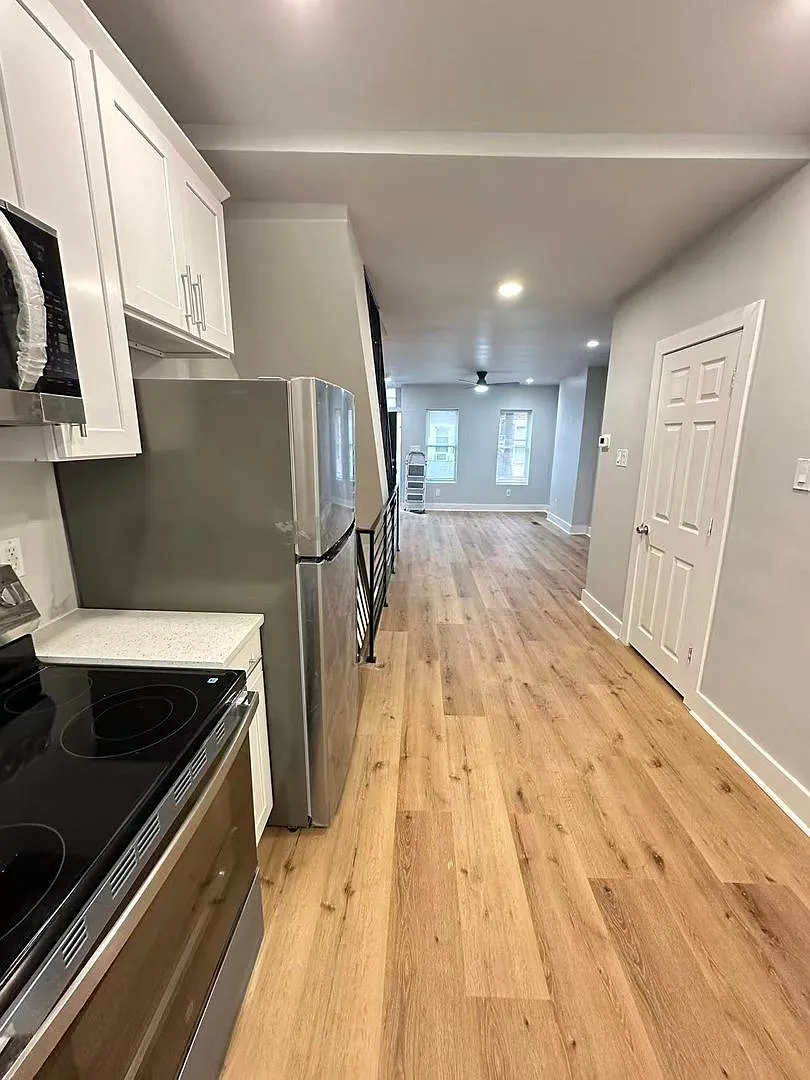 2b1.5b House In West Passyunk Area Available Now — Photo 1