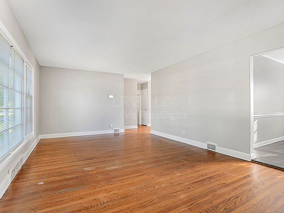 2nd image of 3300 Autumn Way