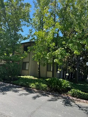 1493 Marchbanks Dr #4 Photo 1