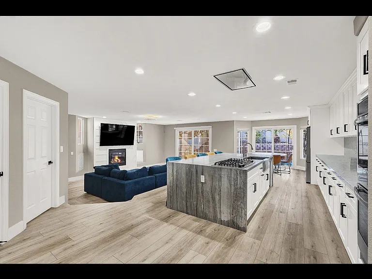 3841 Cranbrook Hill St — Photo 6