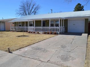 3204 Bandolina Ave, Roswell, NM 88201