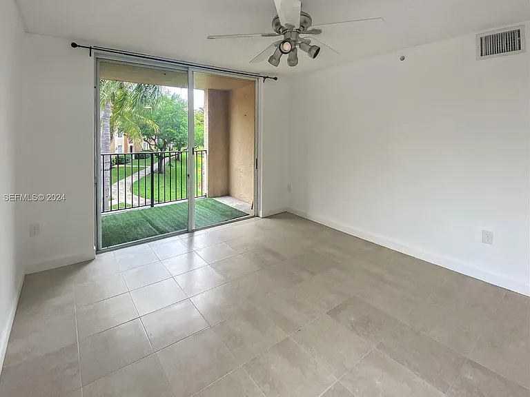 2113 Renaissance Blvd — Photo 8