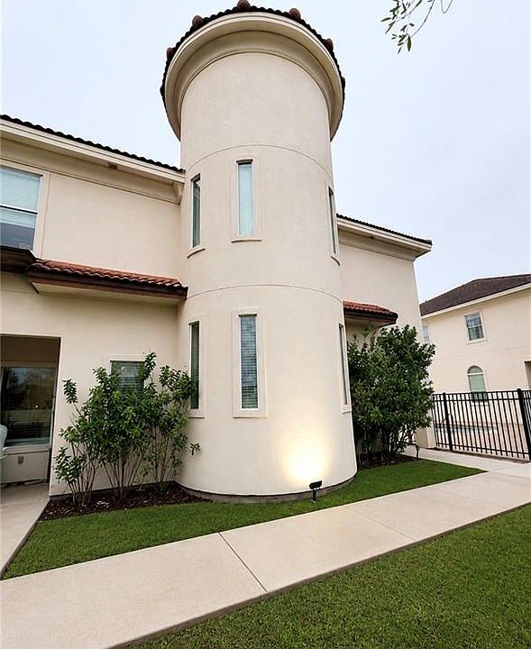 1st image of 1412 E Keeton Ave #15