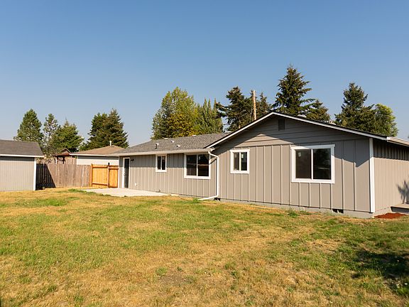 3rd image of 207 McKinzie Ct SW