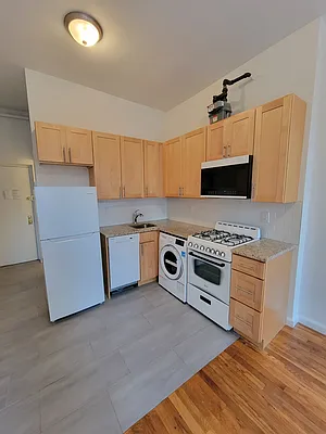 Rented by Avenues Real Estate | media 13