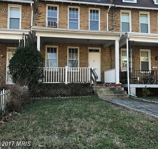 832 Madison St NW photo 1