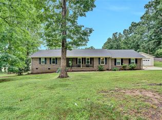 125 White Oak Dr, Easley, SC 29642