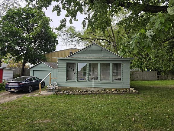 2nd image of 21 Bradley St