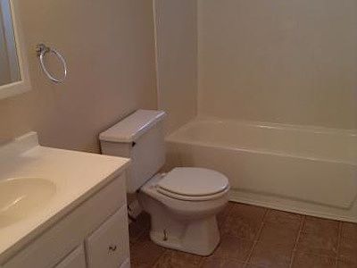 5th image of 4018 Brookshire Ct