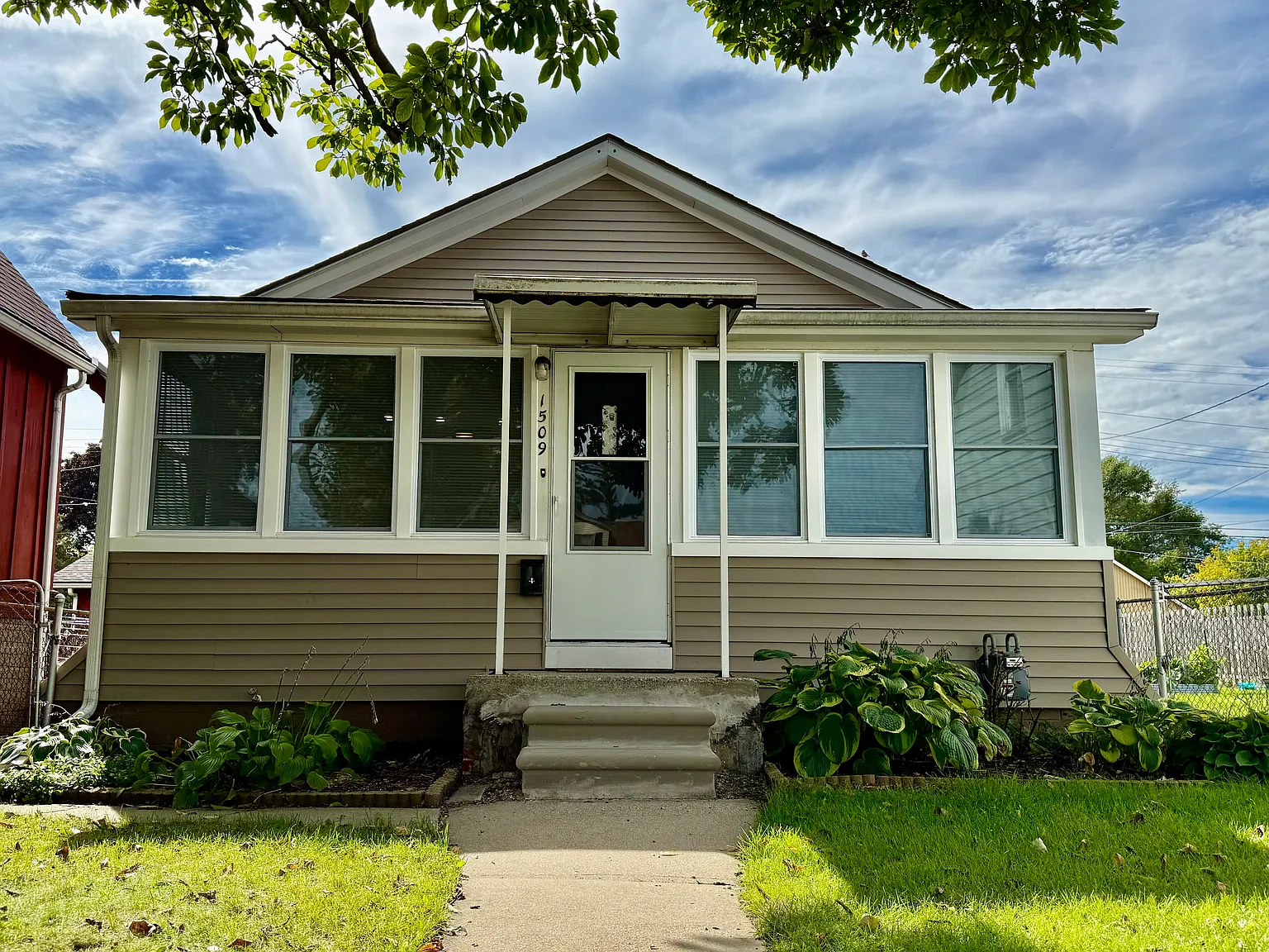 2 bed, 900 sqft, $1,575 — Photo 1