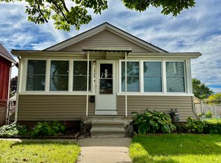 1509 Chestnut St, Wyandotte, MI 48192