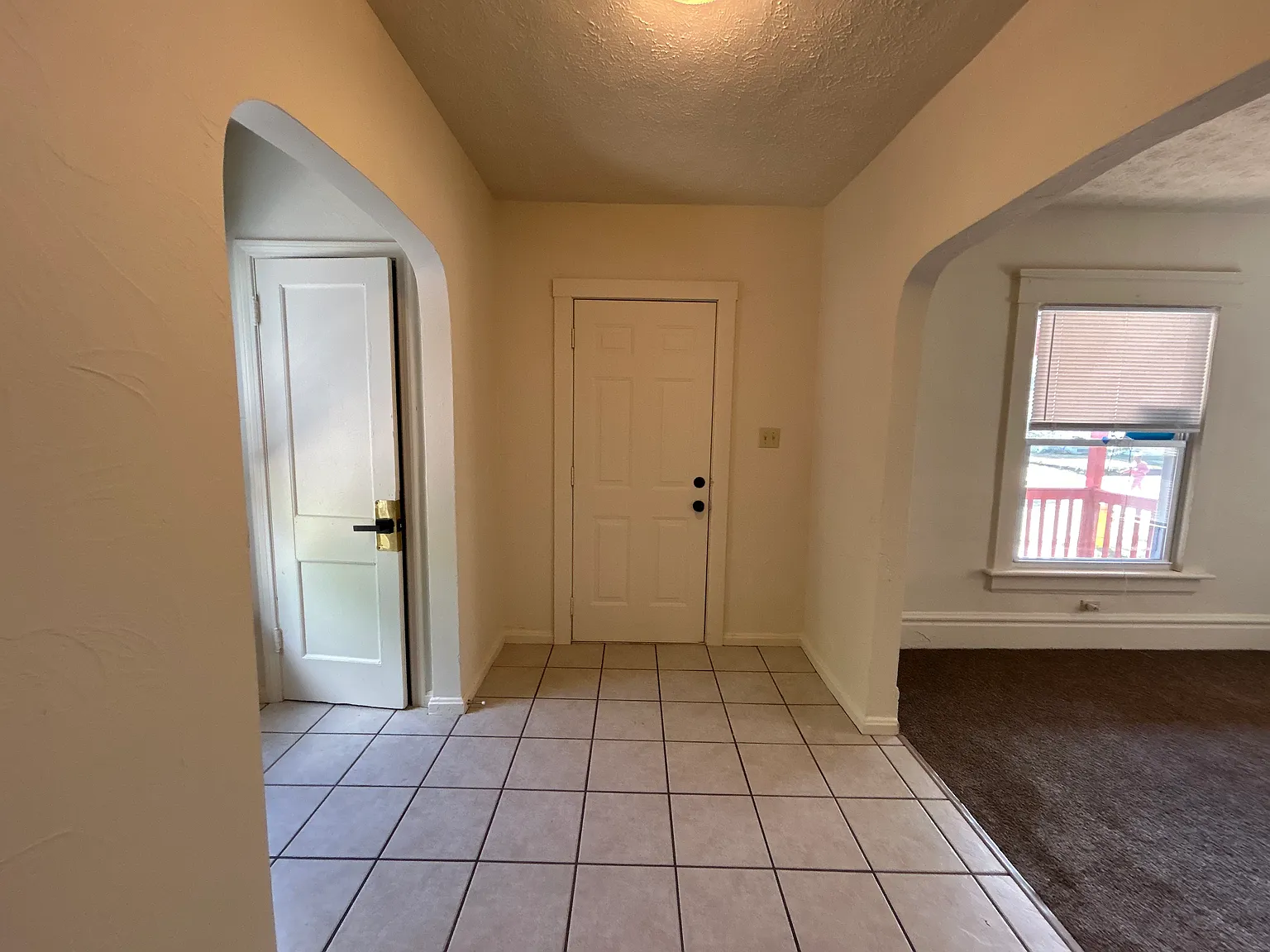 3 bed, 1300 sqft, $1,150 — Photo 2