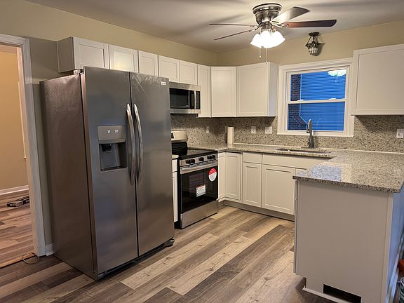 2nd image of 5201 Fairlake Ln
