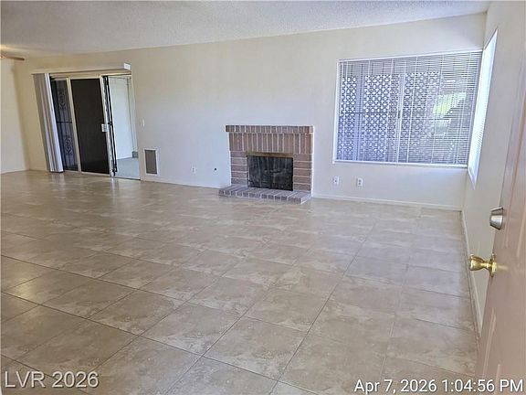 4th image of 4061 Foxgrove Dr