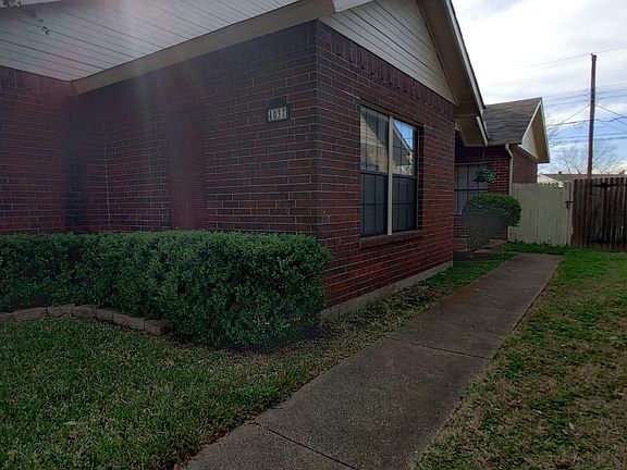 2nd image of 4037 Hearthstone Dr