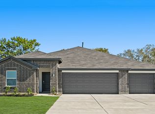 135 Wildflower Ln, Dayton, TX 77535