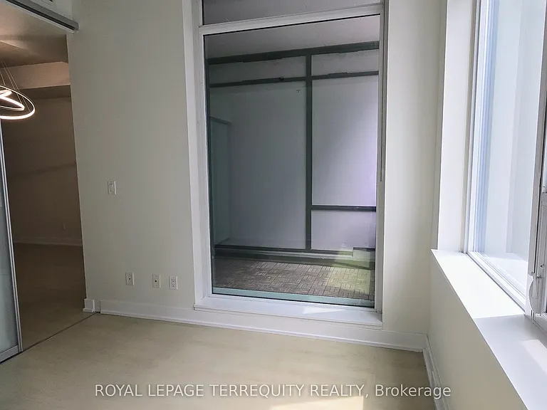 20 Gladstone Ave #502 — Photo 22