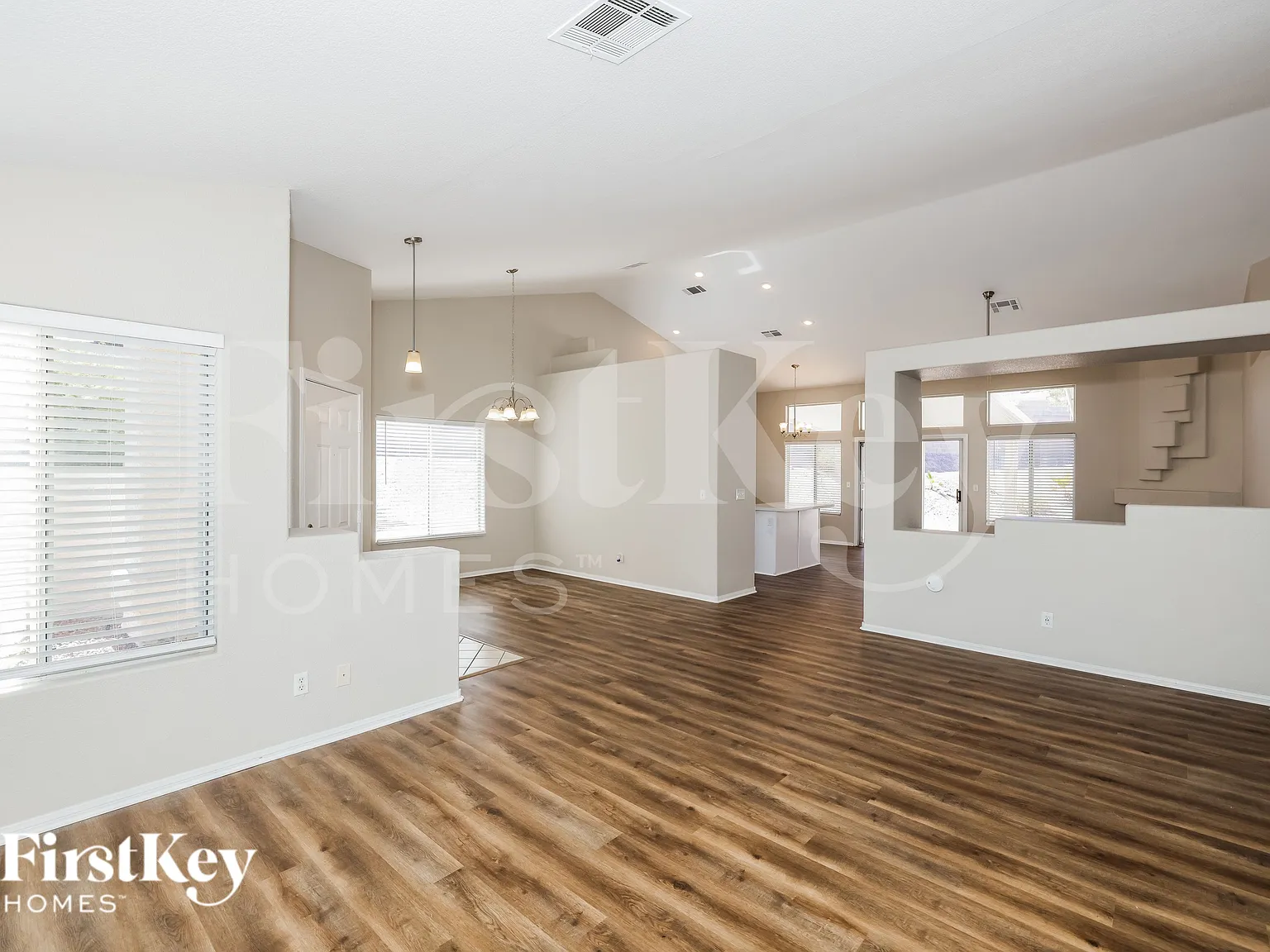 3 bed, 2.0 bath, 1802 sqft, $2,295 — Photo 3