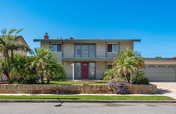 2nd image of 3863 Vincente Ave