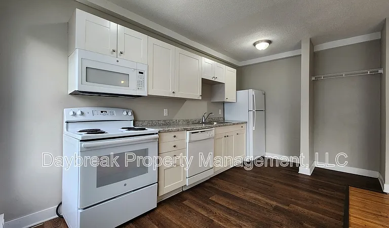 1258 10th St N #101 — Photo 3
