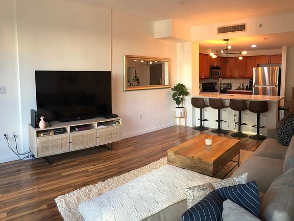 4th image of 1240 India St Unit 1602