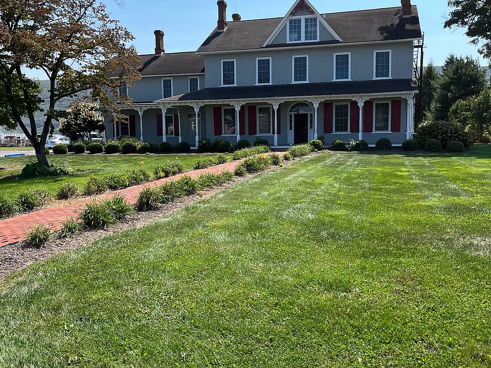 1st image of 748 Broad St #3