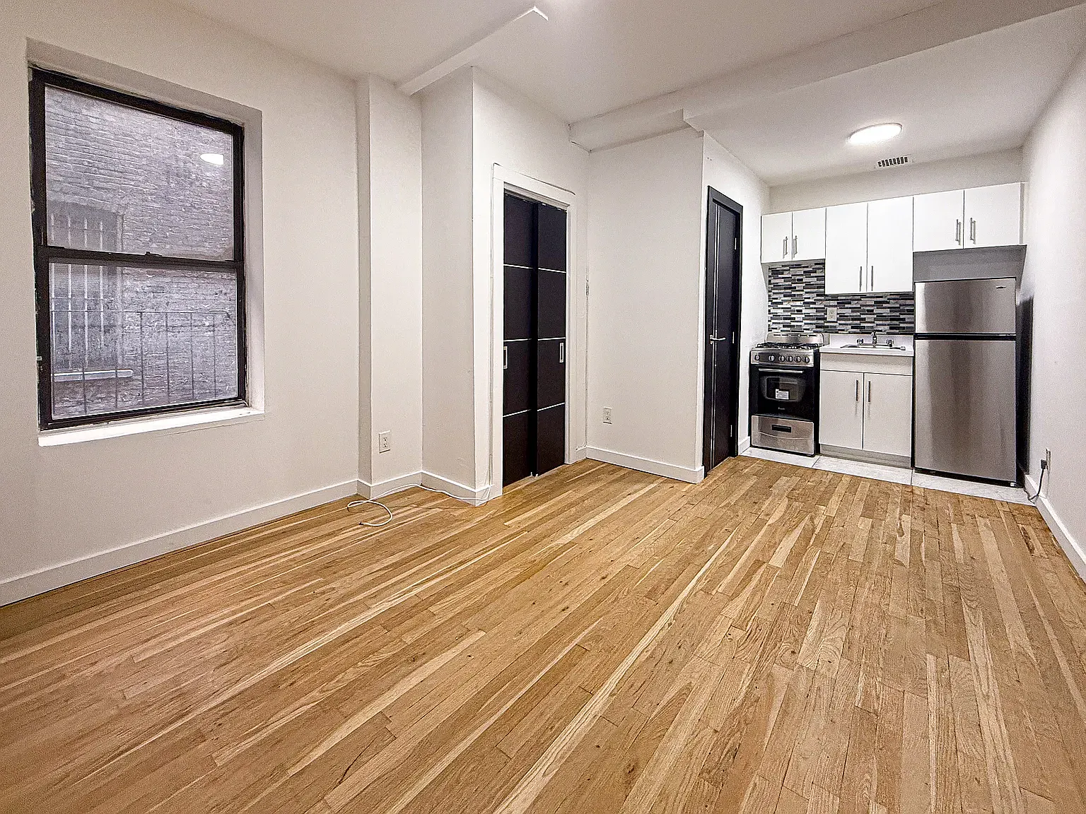 230 East 14th Street — Photo 2
