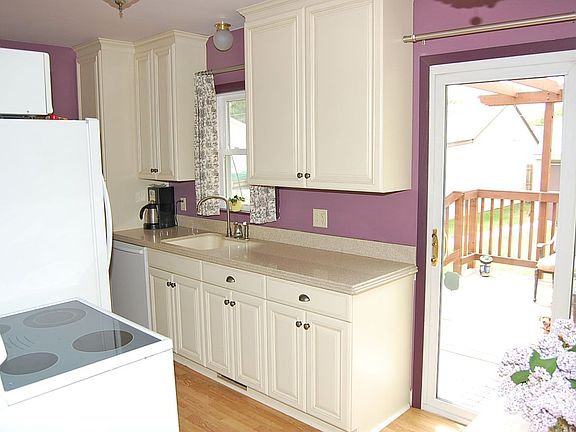 3rd image of 1319 Matilda St