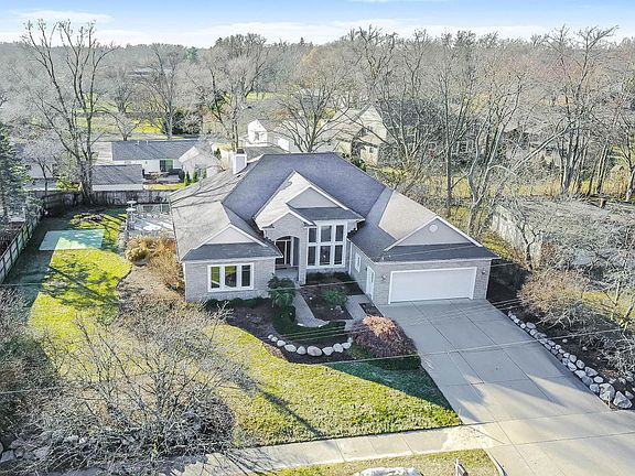 3rd image of 1141 Idema Dr SE