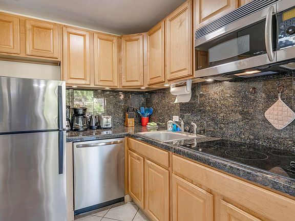 4th image of 3601 Lower Honoapiilani Rd #418