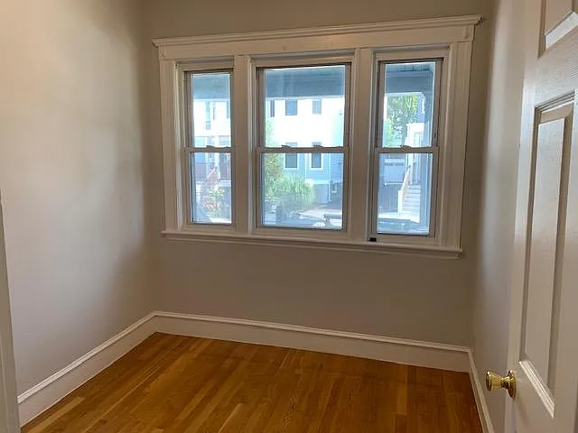 19 Roseclair St — Photo 5