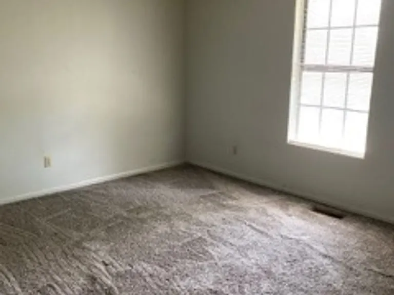 Feemster Lake Apartments — Photo 16