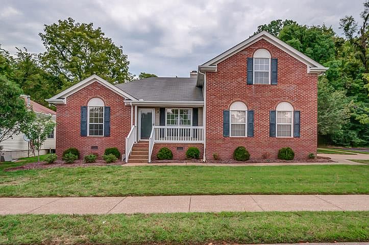 1st image of 2323 Surrey Ln
