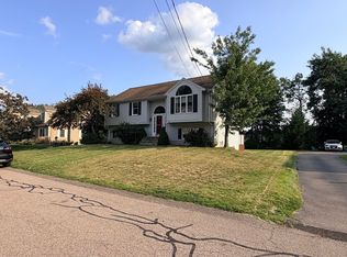 11 Thyme Ln, North Attleboro, MA 02760
