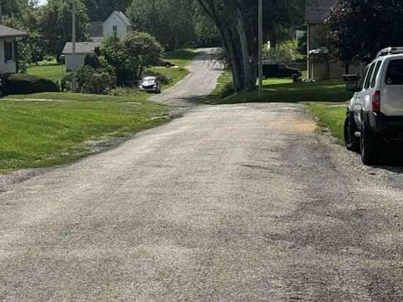 Exterior Neighborhood (street photo)