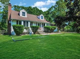 821 Connetquot Ave, Islip Terrace, NY 11752