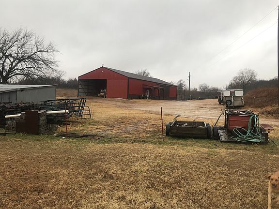 Barn with pens and wash rack