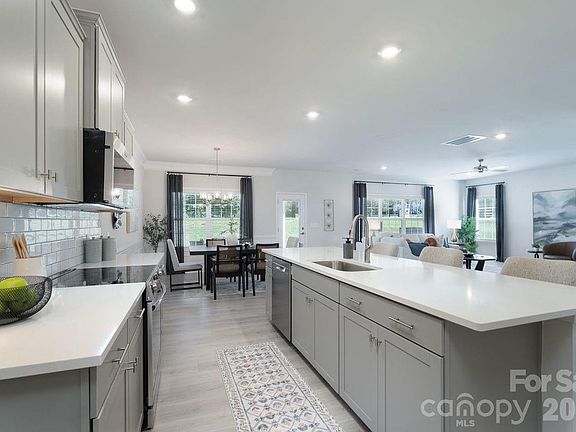 4th image of 5049 Cardiff Ct #4