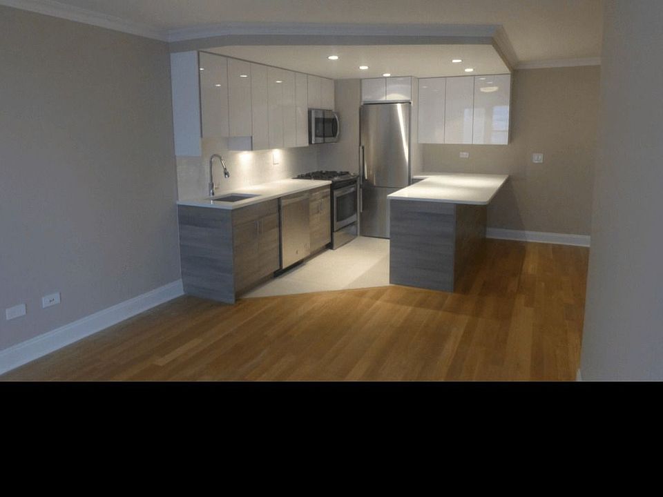 1st image of 310 Greenwich St APT 28F