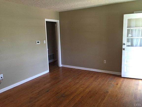 3rd image of 711 Selene St