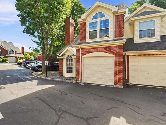 2nd image of 626 Smithfield Rd APT 604